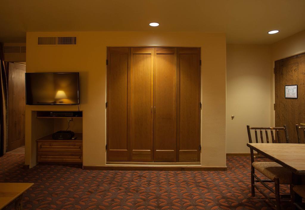 Club Wyndham Taos Hotel Room photo