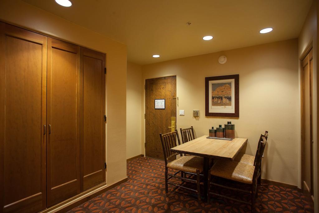 Club Wyndham Taos Hotel Room photo