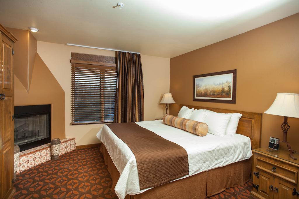 Club Wyndham Taos Hotel Room photo